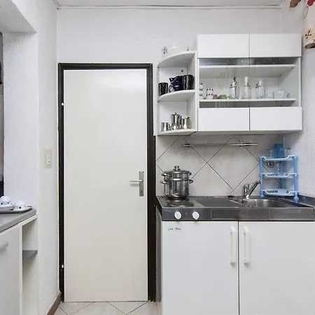 Apartment Fuer 4 Personen Ca 45 Qm In Valbandon, Istrien Istrische Riviera Valbandon